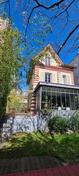Charming family home to rent for holidays & only 10 mins to Paris